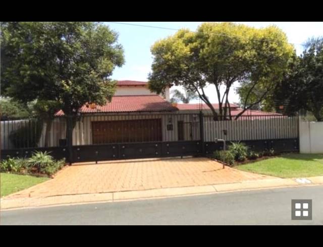 5 BEDROOM PROPERTY TO RENT IN CONSTANTIA KLOOF